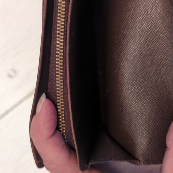 Louis Vuitton Brown Damier wallet GUC - Picture 11 of 16